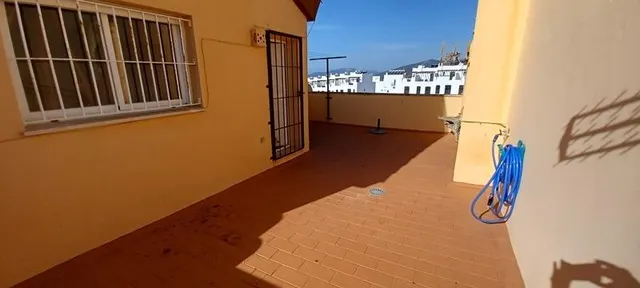 Amplio adosado totalmente reformado con Apartamento independiente. — 22