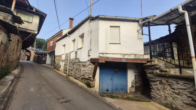 SE VENDE CASA CON ENCANTO RUSTICO Y CALIDEZ EN EL CORAZON DE - foto 2