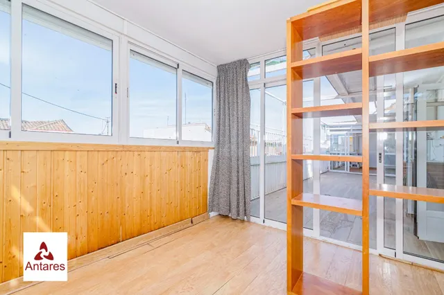 Atico muy amplio con gran terraza en Arabial — 34