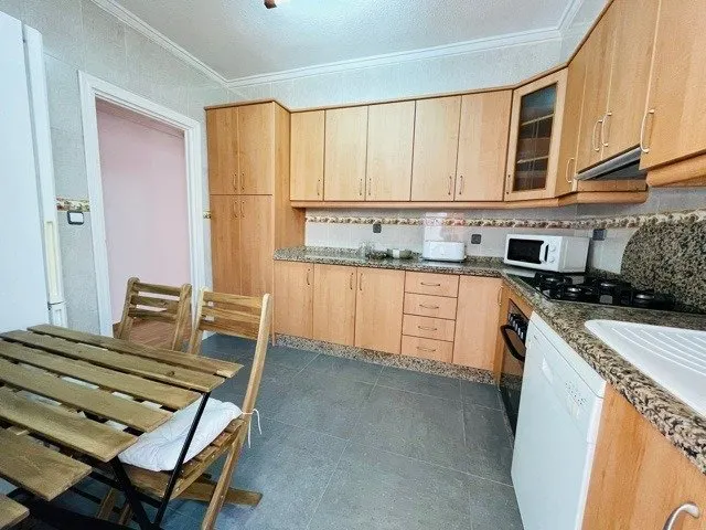 Se alquila habitación muy cerca de la universidad — 12
