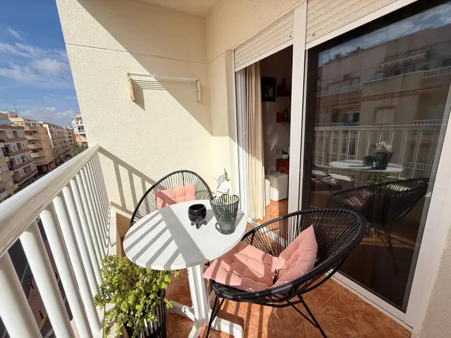 Apartamento de 2 dormitorios con orientación sur y garaje a 650 metros de playa del cura!!!!! — 3