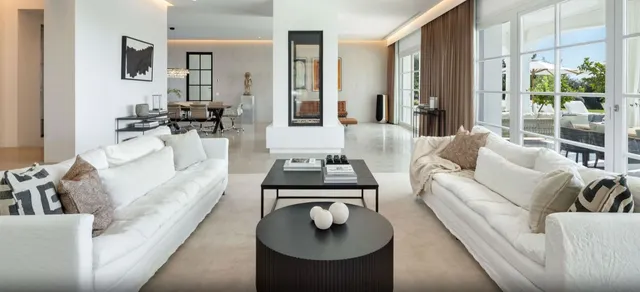Chalet 7 habitaciones 937m² en venta - Costa del Sol — 7