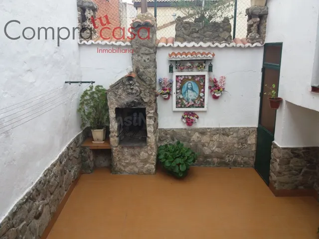 VIVIENDA UNIFAMILIAR CON PATIO Y TERRAZA - foto 5