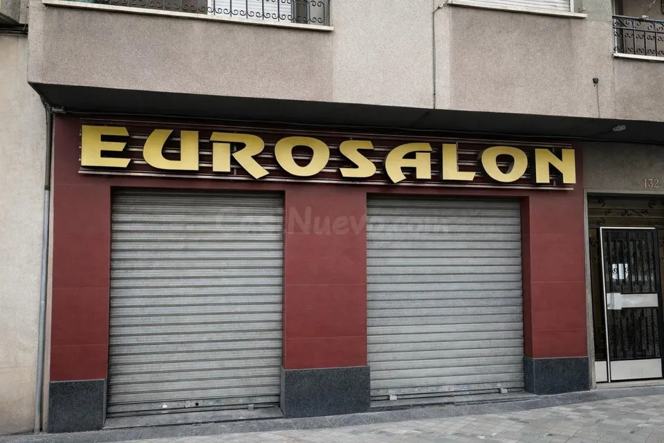 Local en avenida de Dilar