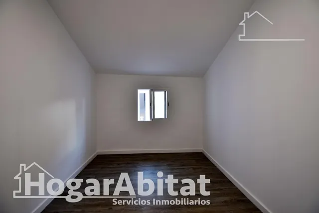 AMPLIA Y BONITA CASA REFORMADA CON 2 TERRAZAS — 27