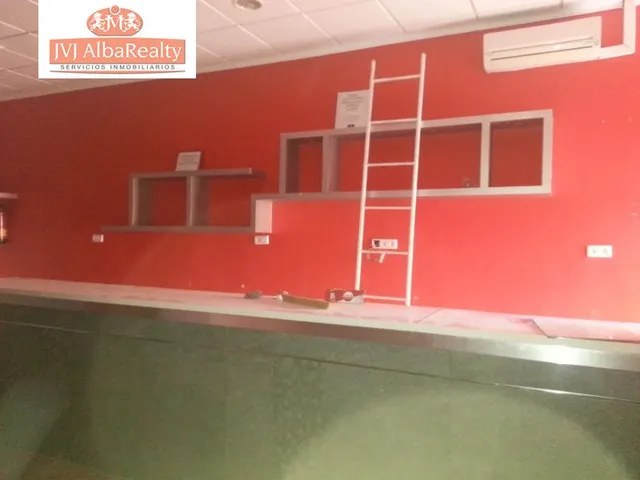VENDO BAR RECIEN REFORMADO EN EROSKI DE 70 MTS. — 3