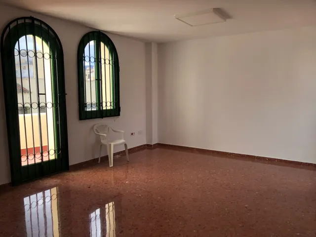 Local comercial situado en las marinas, sobre el Km 4 — 9