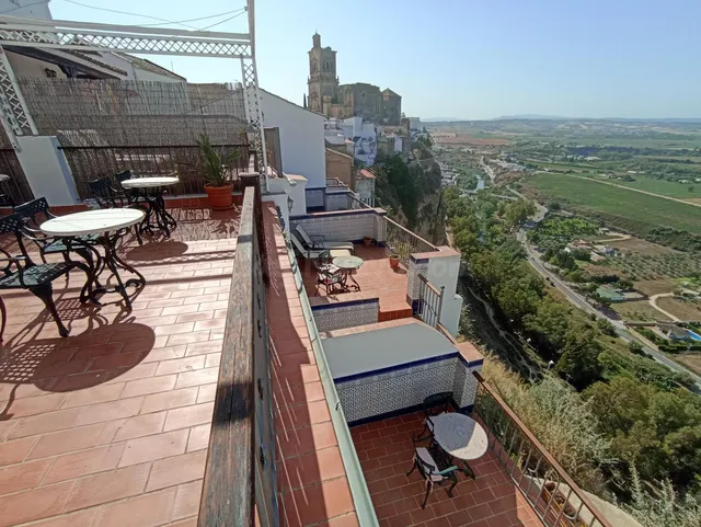 HOTEL CENTRO DE ARCOS CON VISTAS A LA PEÑA - foto 2