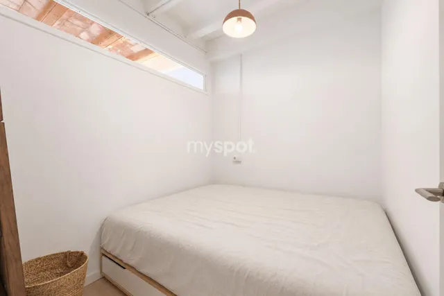 Elegante apartamento reformado de 1 dormitorio en el Raval — 13