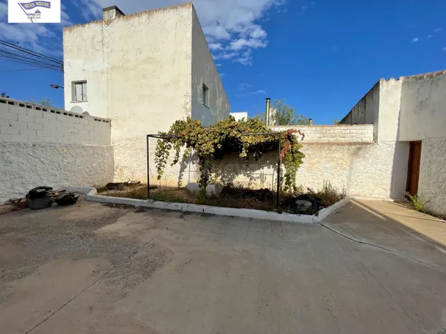 Amplia Casa de Pueblo en Aguas Nuevas con Potencial Único - foto 5
