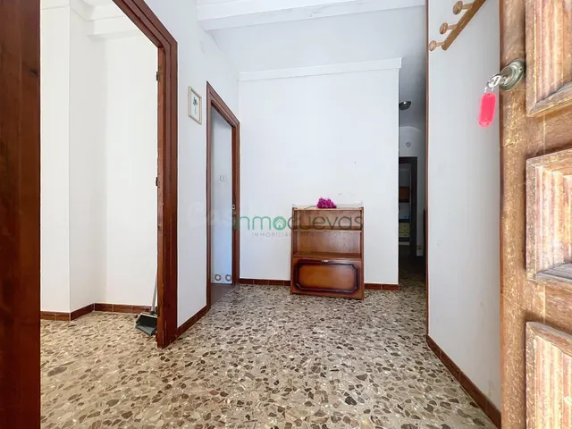 Amplia casa adosada en pleno centro de Zurgena - foto 5