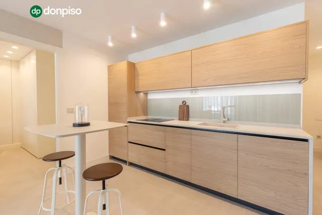 ¡exclusivo apartamento en primera linea de playa con reforma integral de alta gama! — 9