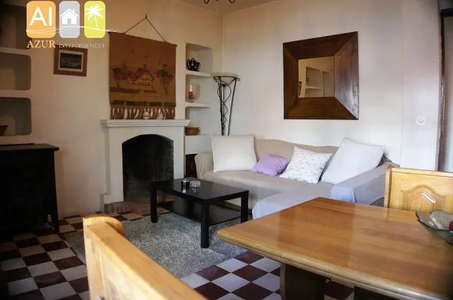 Tres casas independientes — 24