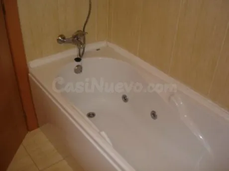 SE VENDE AMPLIO APARTAMENTO EN EL CENTRO DE VALENCIA DE DON  - foto 5