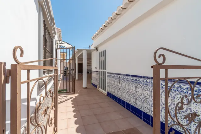 CHALET independiente con piscina privada y parcela segregable de 809 m2 en Torreta Florida — 30