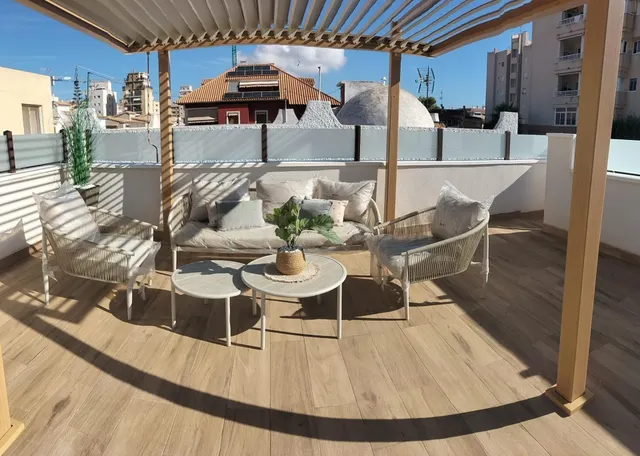 MAGNIFICO CHALET TOTALMENTE REFORMADO, IDEAL PARA PAREJAS, RODEADO DE TODOS LOS SERVICIOS — 3