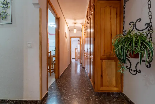 Piso de 3 dormitorios en Puerto de Estepona a 100 metros del paseo maritimo. — 6