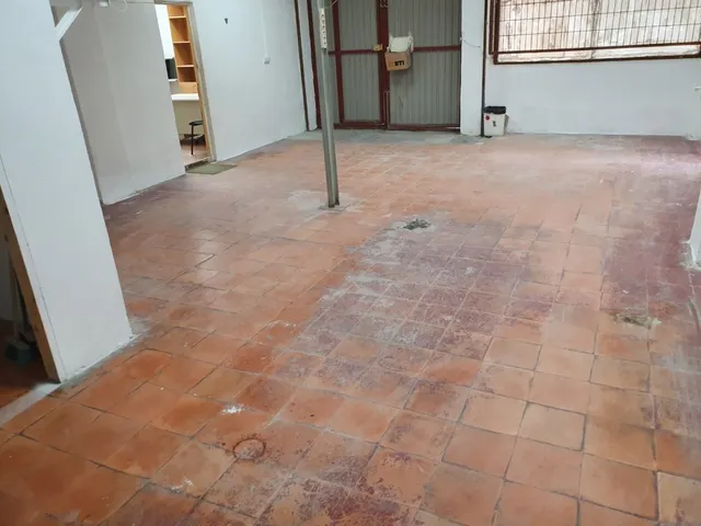 LOCAL CON POSIBILIDADES — 7