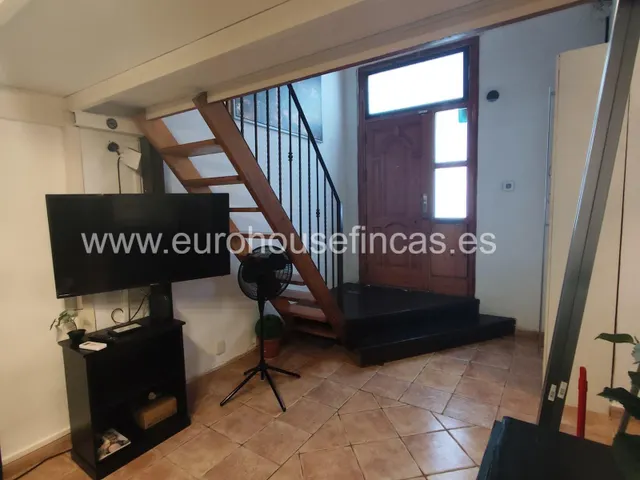Piso reformado de una habitación con terraza en Finca antigua en Sants. — 7
