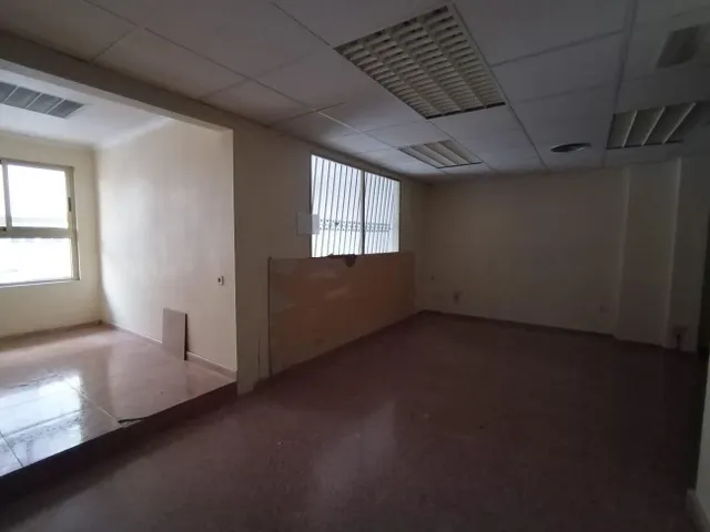 LOCAL comercial (200m2) en ALQUILER  zona PLAZA DE CREVILLENTE — 12