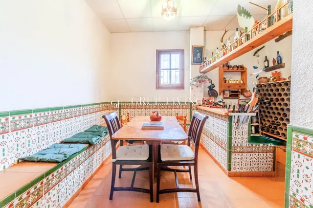 ELEGANTE CASA ESQUINERA DE ESTILO INGLÉS CON VISTAS AL MAR — 32