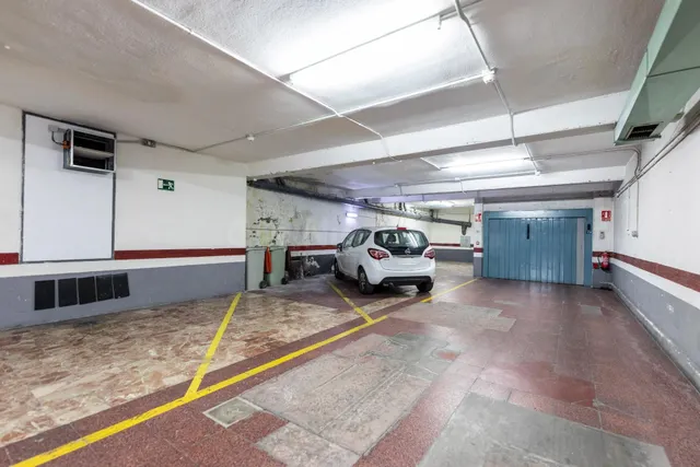 Exclusiva plaza de garaje junto al Retiro con montacoches — 4