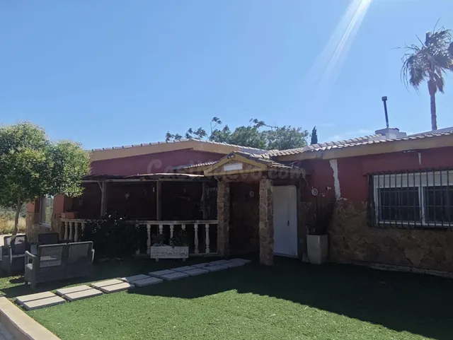 Chalet en Loma Badá, Petrer