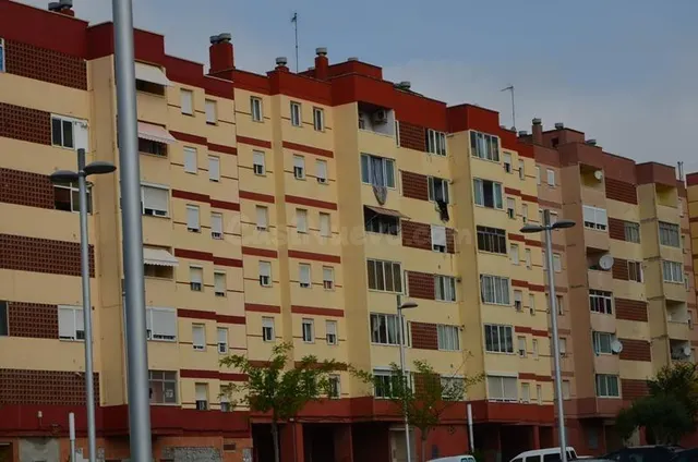 Se vende piso ALQUILADO en EX VPO PISO C/ RIU LLOBREGAT, 18 