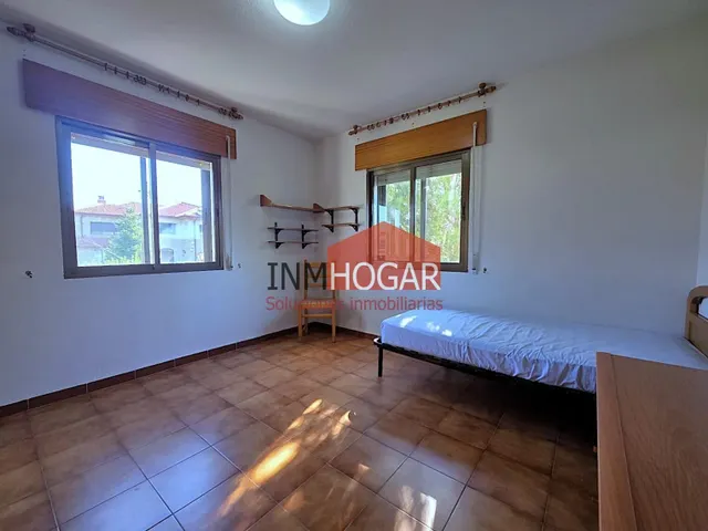 Exclusivo Chalet en Hervencias, Ávila - Un Oasis de Espacio y Tranquilidad — 38