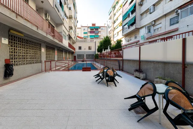 Amplio piso de 4 dormitorios en la prestigiosa urbanización Jardín de la Reina. Garaje y trastero — 29