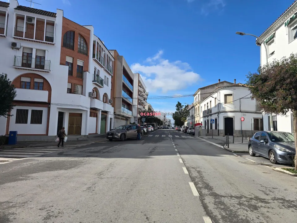 LOCAL COMERCIAL EN VENTA Y ALQUILER