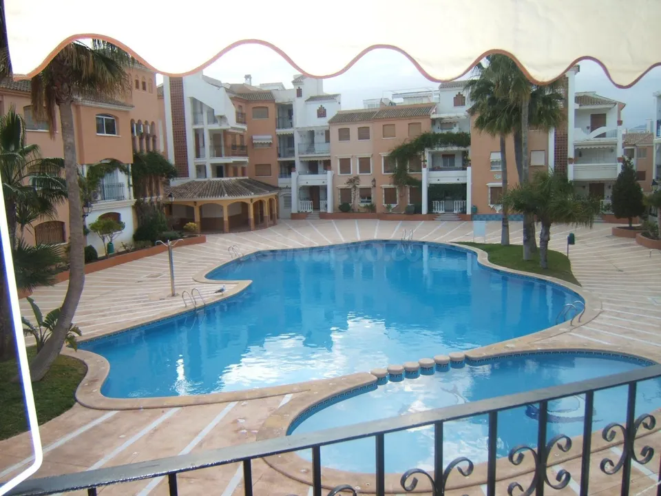 Piso en Pueblo Salado –, con vistas a la piscin