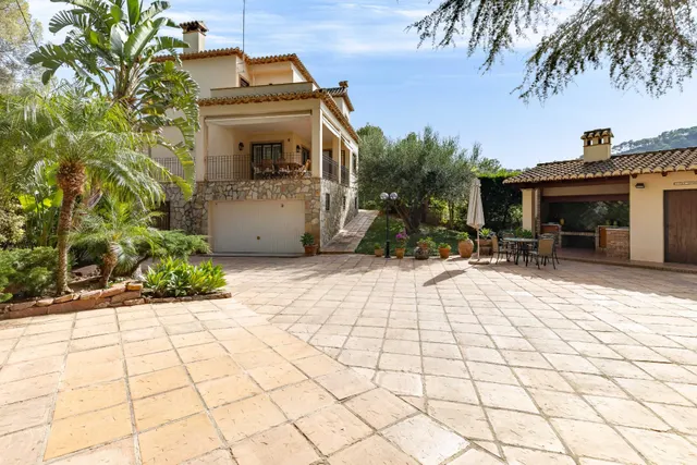 ESPECTACULAR CASA EN NAQUERA — 30