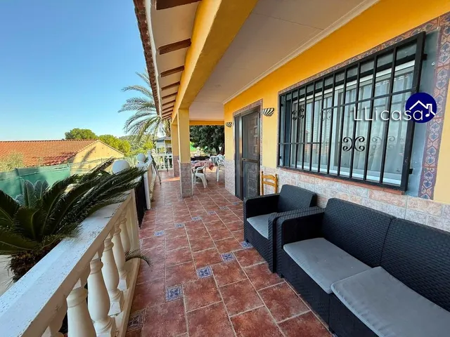 Chalet en Venta en Vilamarxant: Un Refugio en La Rodana - foto 2
