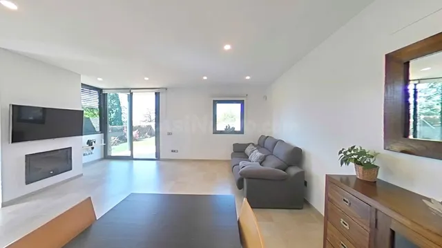 Casa amb façana de pedra als peus del Montseny amb jardí, pi - foto 4