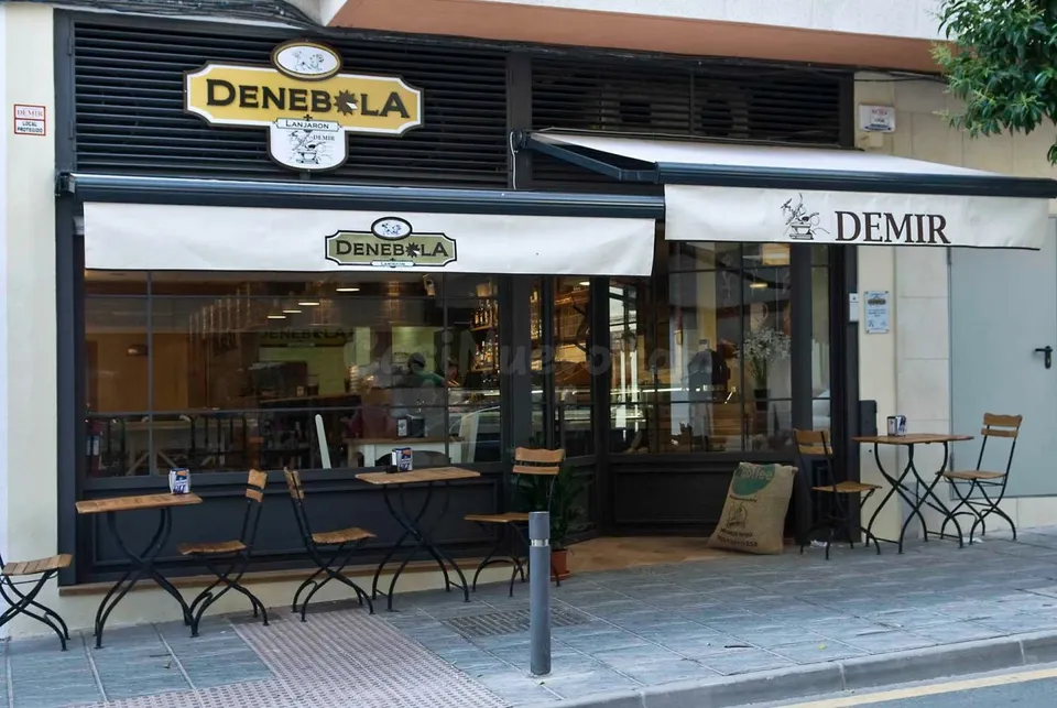 NEGOCIO CAFETERÍA EN LANJARÓN
