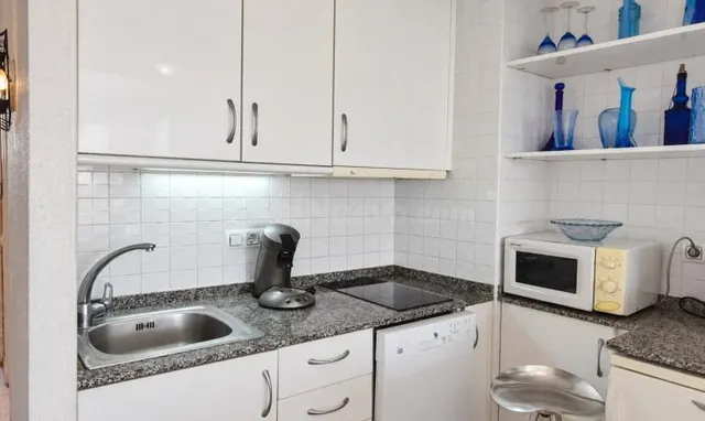 Bonito apartamento en Roses con piscinas comunitarias y vist
