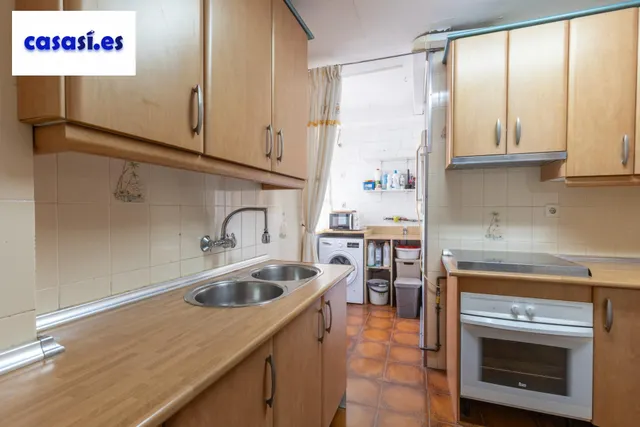 Piso de 3 dormitorios en calle milán, zaidín | muy luminoso y con gran potencial — 21