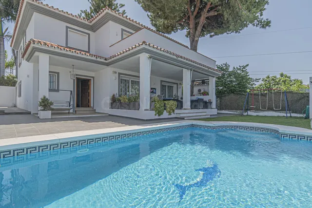 Chalet 5 habitaciones 275m² en venta - Marbella