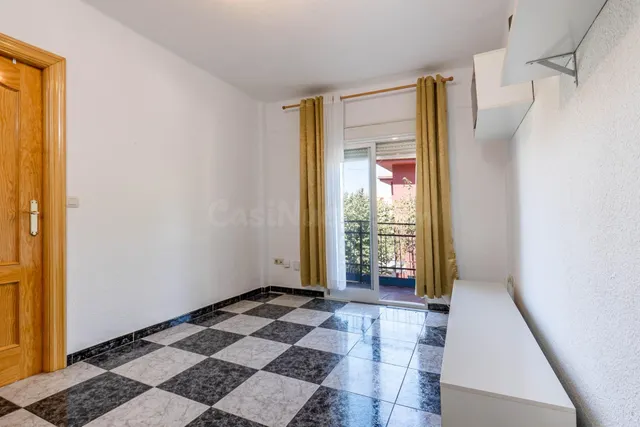 PISO DE 2 DORMITORIOS EN EL CERRILLO DE MARACENA - foto 2