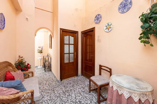 Local + vivienda en Avda. Cadiz — 14