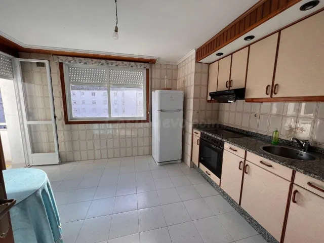 Amplio Piso en Venta en A Ponte, Ourense por €195.000 - foto 4