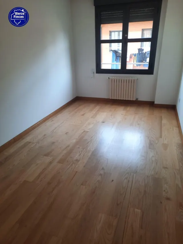 **se vende vivienda en san antonio, Ponferrada** — 8