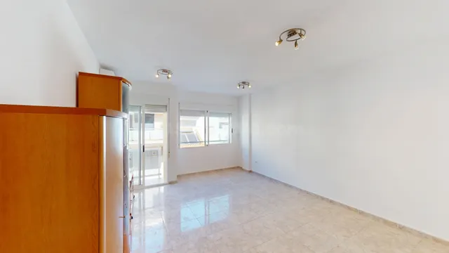 Oportunidad Única en Miramar: Piso Impecable con Garaje, Tra - foto 4
