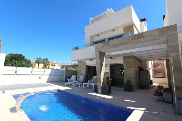 Villa 5 habitaciones en venta - Las Filipinas