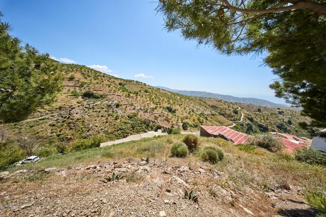 Terreno urbano y rústico en venta en Albondón (Granada) - foto 2