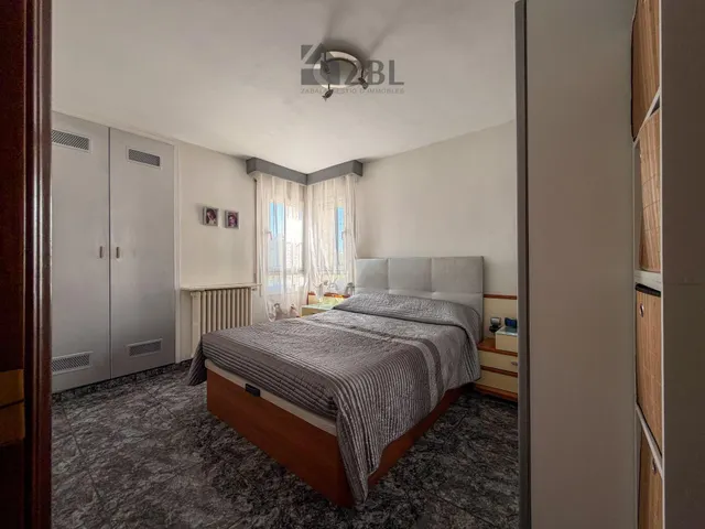 ¡AMPLIO PISO SEMINUEVO CON TERRAZA, ASCENSOR Y MUCHA LUZ EN UNA DE LAS MEJORES ZONAS DE MANRESA! — 12