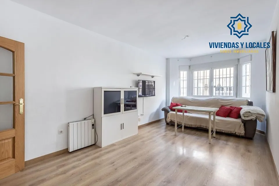 Piso con garaje, trastero y excelente ubicación en Huétor Vega