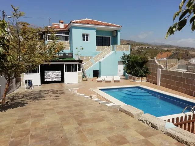 Casa independiente con terreno y vistas al mar y a la montaña — 2