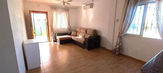 Chalet pareado de 3 dormitorios con solárium y piscina comunitaria - zona guardamar, la mata - — 22